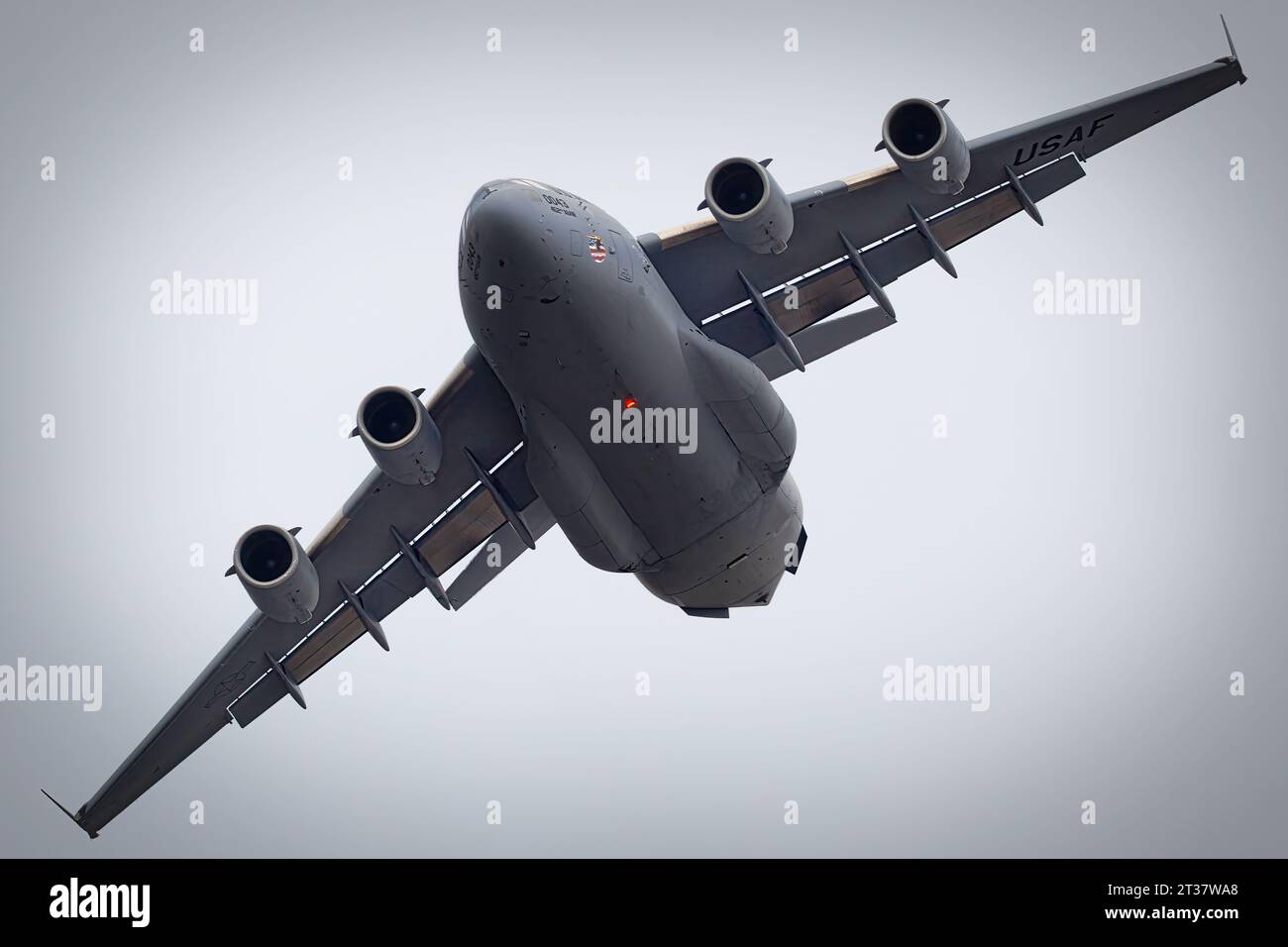 Engines boeing c 17 globemaster hi-res stock photography and