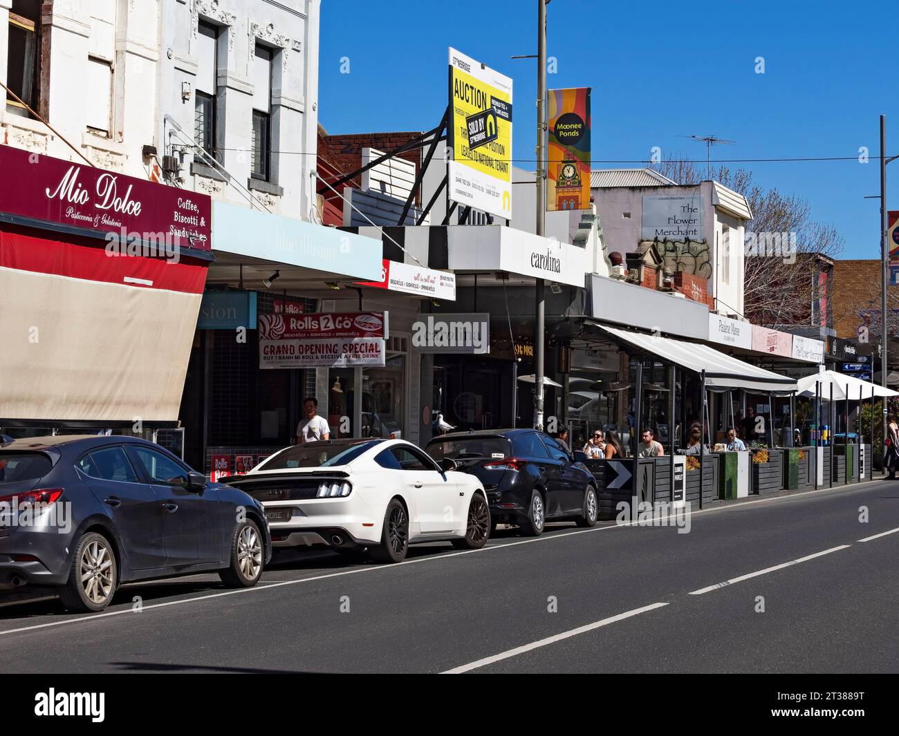 Melbourne Australia / Dining Al Fresco in Puckle Street; Moonee Ponds.The Melbourne Cafe and