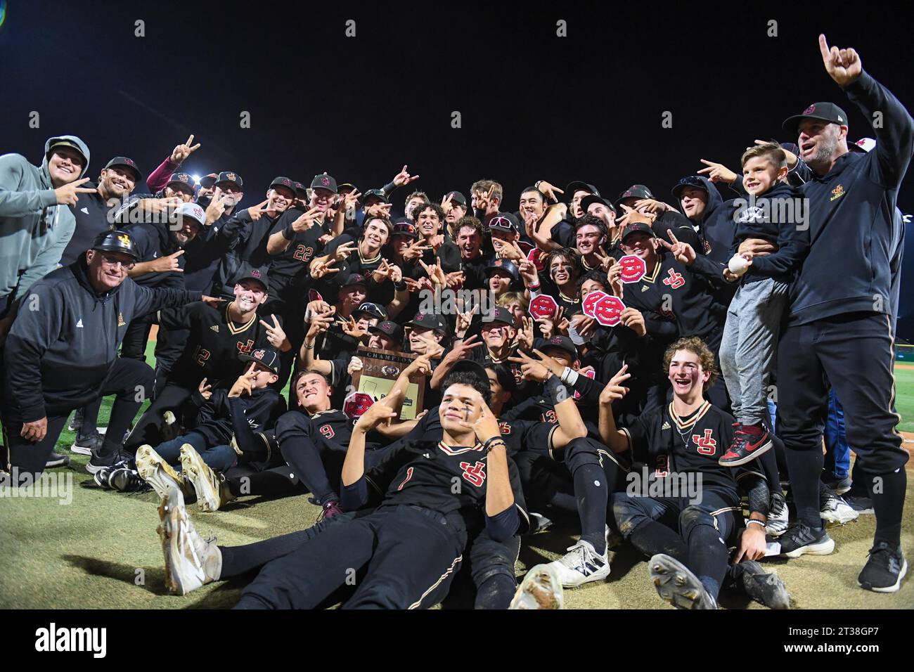 The JSerra Lions celebrate after the CIF Southern Section Division 1 Baseball Finals on Friday, May. 19, 2023 in Long Beach, Calif. The JSerra Lions d Stock Photo