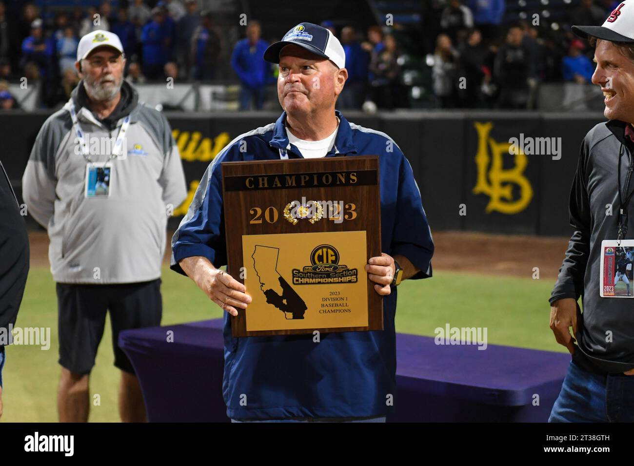 CIF Southern Section Commissioner Rob Wigod presents a trophy after the CIF Southern Section Division 1 Baseball Finals on Friday, May. 19, 2023 in Lo Stock Photo