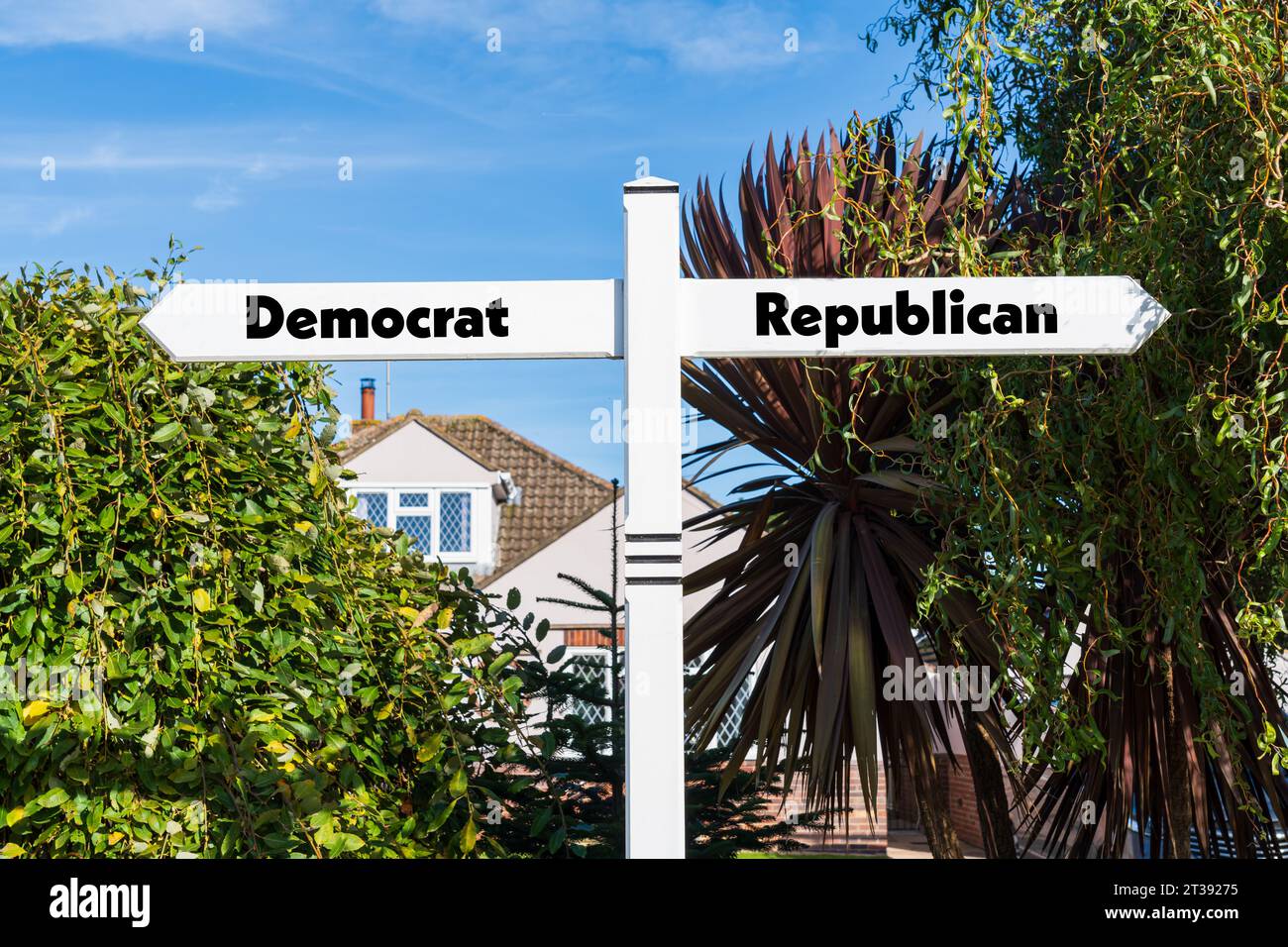 Crossroad concept sign hi-res stock photography and images - Alamy
