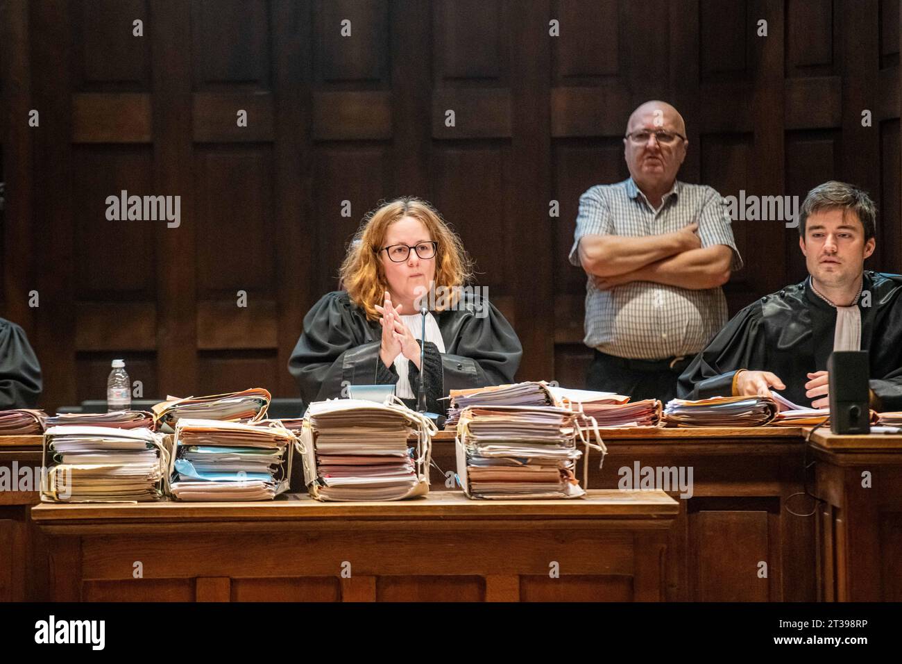 Dendermonde, Belgium. 24th Oct, 2023. Judge Nathalie Swartenbroeckx is pictured during the verdict in the retrial of the doctor who euthanized Tine Nys, Tuesday 24 October 2023, before the correctional court of Dendermonde. 38-year-old Nys was given euthanasia in 2010 to release her from severe psychological suffering. Her family didn't agree and took legal action. The doctor was acquitted earlier by the East-Flanders assizes court. BELGA PHOTO JONAS ROOSENS Credit: Belga News Agency/Alamy Live News Stock Photo