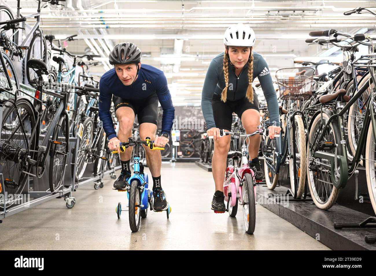 Decathlon store london hi res stock photography and images Alamy