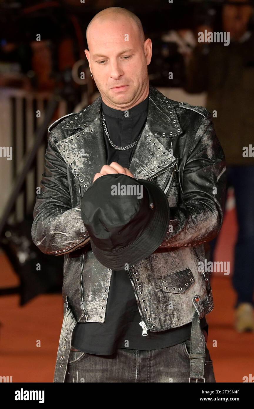 Clementino bei der Premiere des Dokumentarfilms Posso entrare An ode to