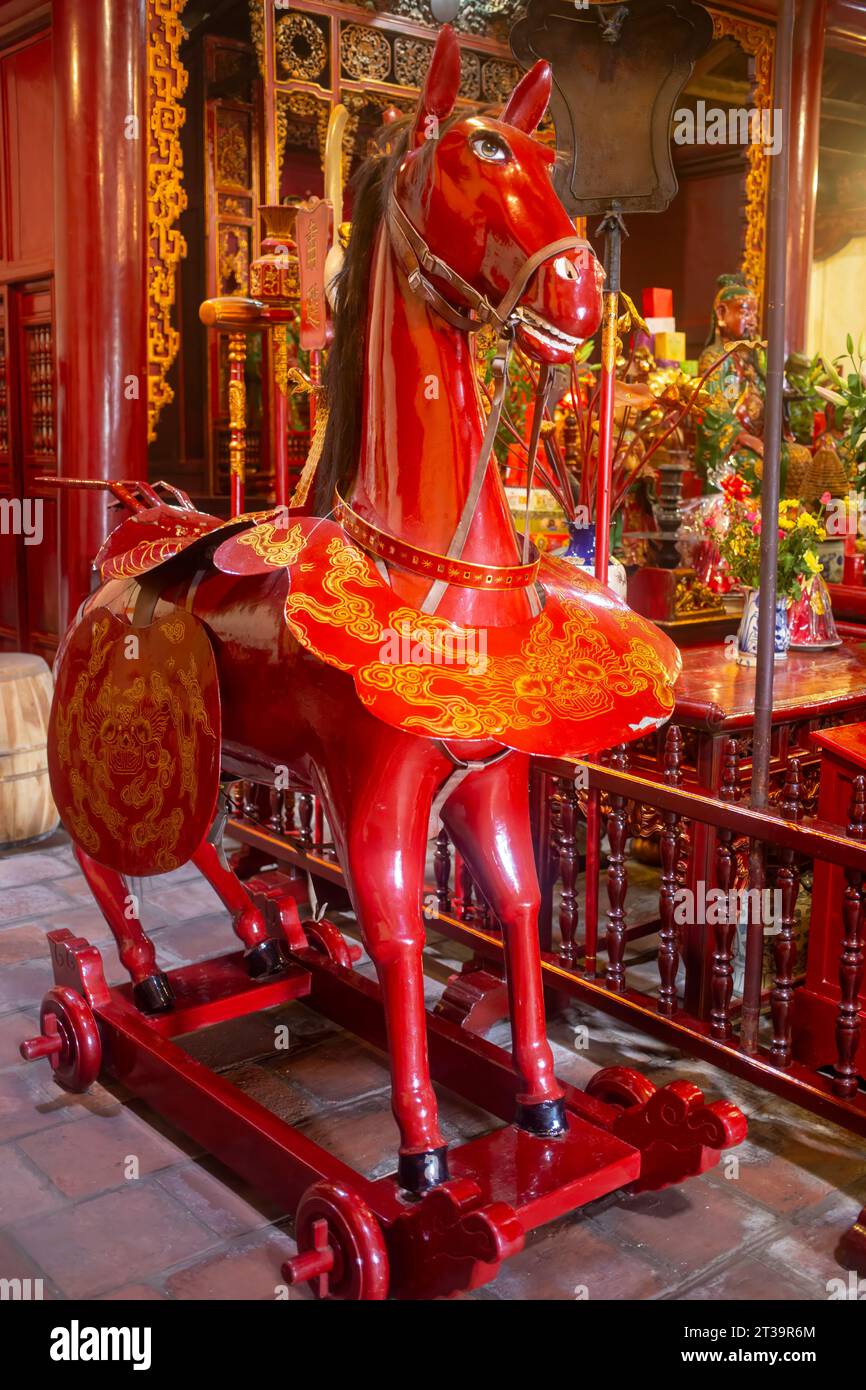 Hanoi, Vietnam. 10th Aug, 2014. Red horse on wheels at the Ngoc Son ...