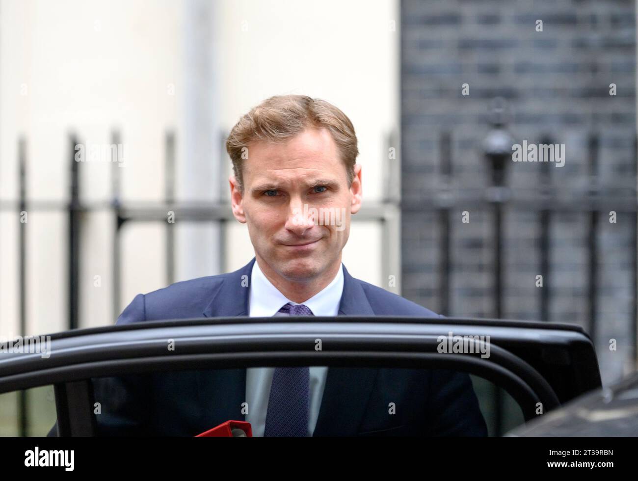 Chris Philp MP (Con: Croydon South) Minister of State (Minister for Crime, Policing and Fire) leaving Downing Street after a meeting to discuss shopli Stock Photo