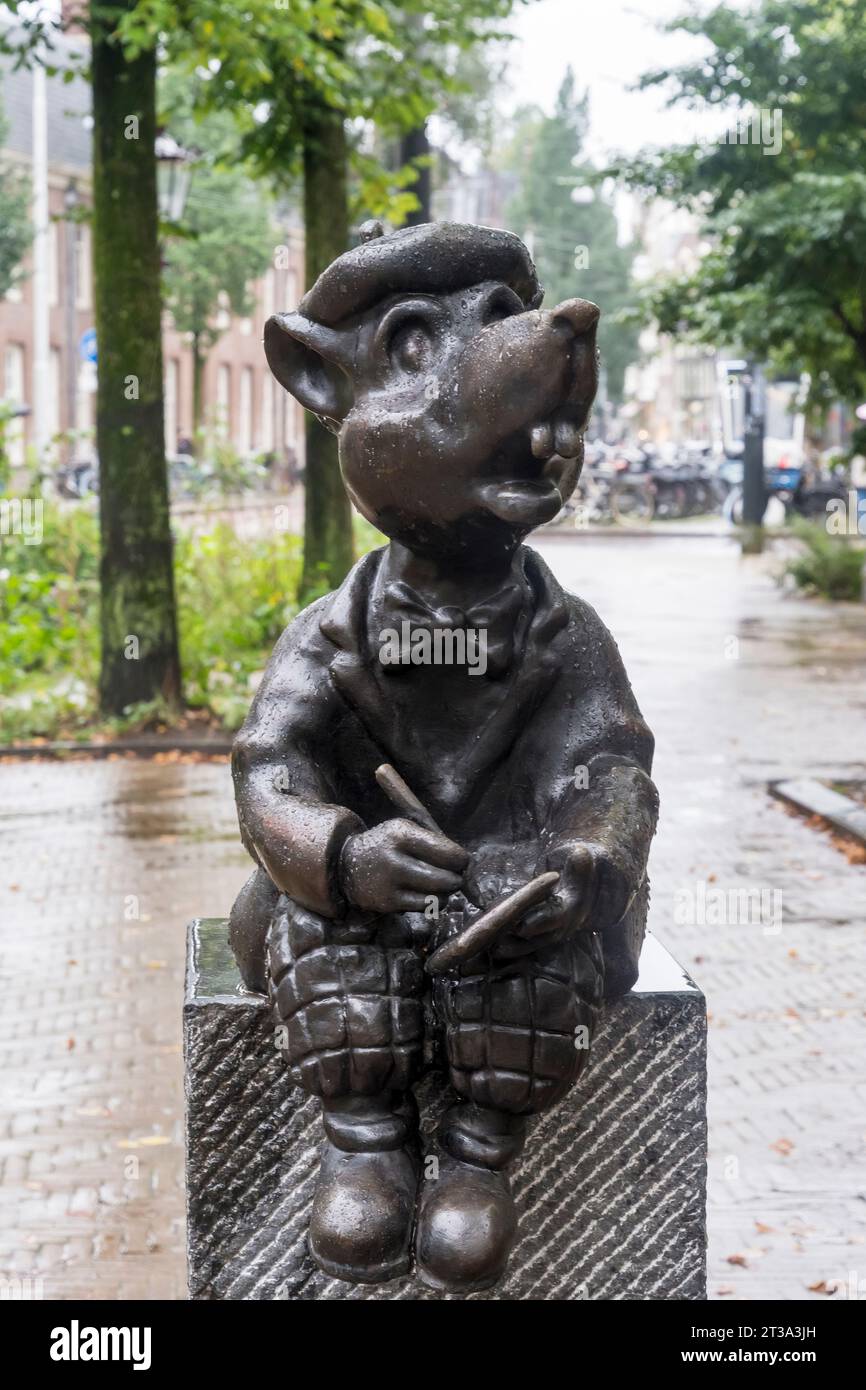 Statue of Argus characteer created by Marten Toonder.  By Saske van der Eerden, 2022.  Nieuwezijds Voorburgwal, Amsterdam. Stock Photo
