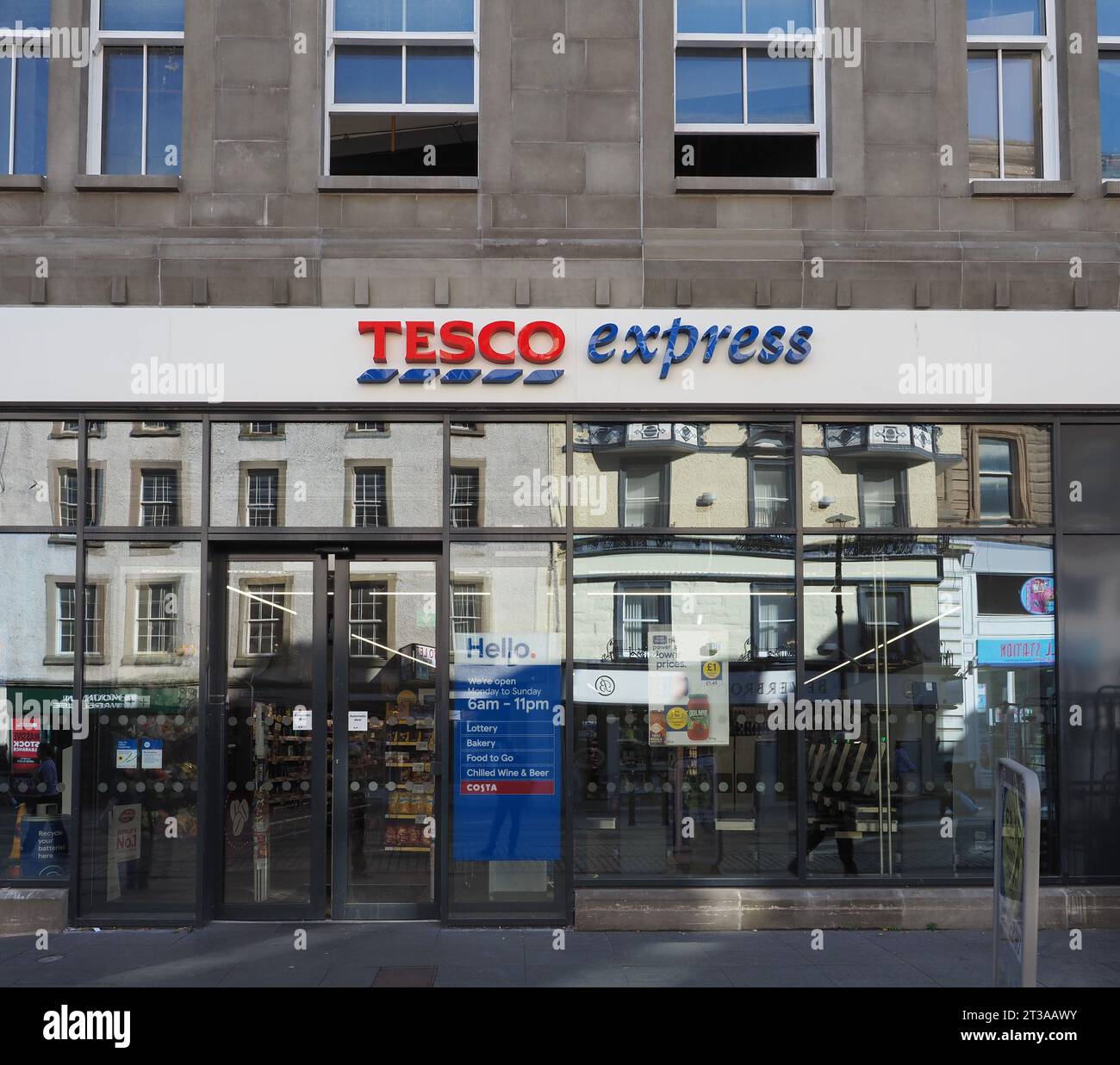DUNDEE, UK SEPTEMBER 12, 2023 Tesco express storefront sign Stock