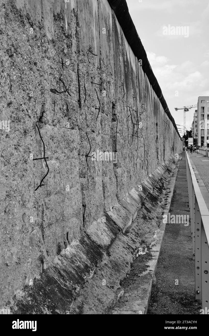 East berlin propaganda Black and White Stock Photos & Images - Alamy