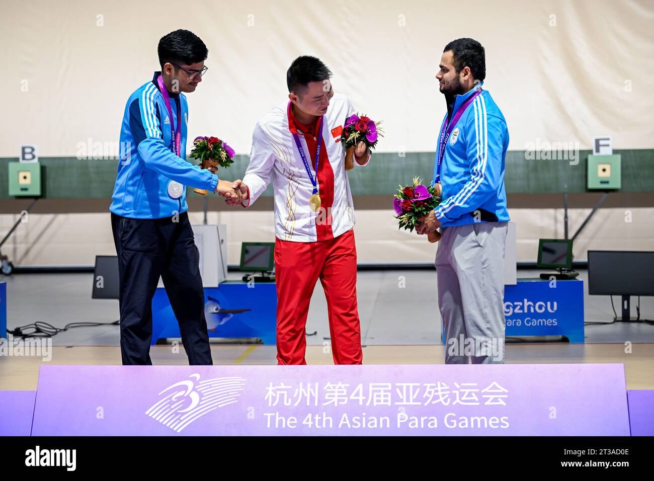 Hangzhou, China's Zhejiang Province. 24th Oct, 2023. Gold medalist ...