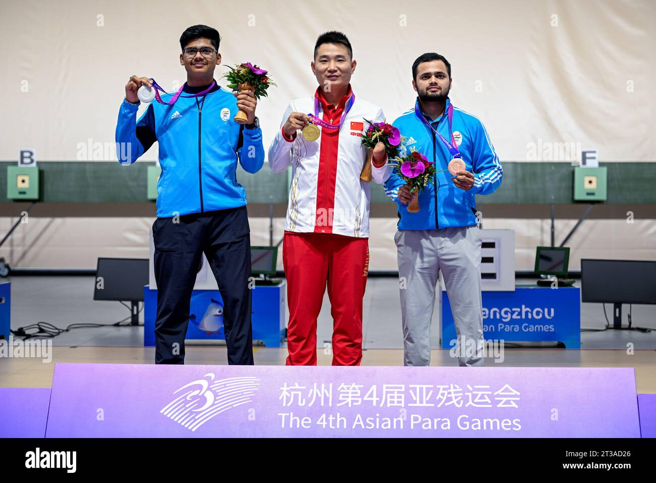 Hangzhou, China's Zhejiang Province. 24th Oct, 2023. Gold medalist ...