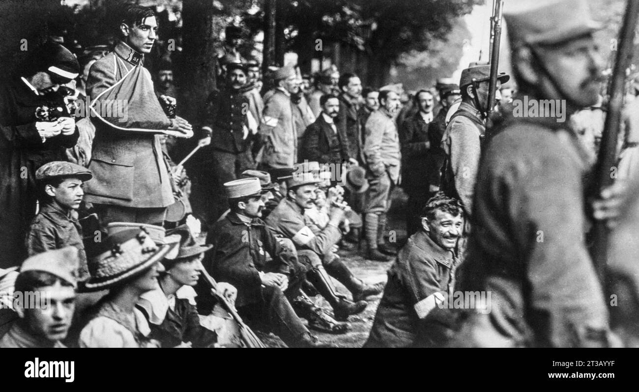 Portrait of wounded French soldiers attending the military parade on ...