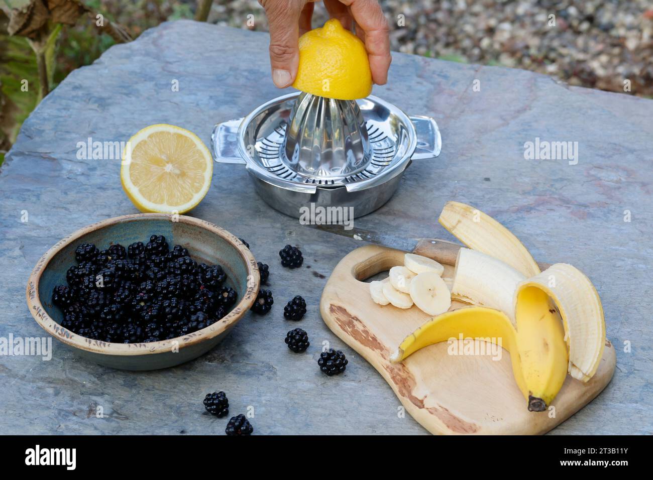 Brombeer milchshake hi-res stock photography and images - Alamy