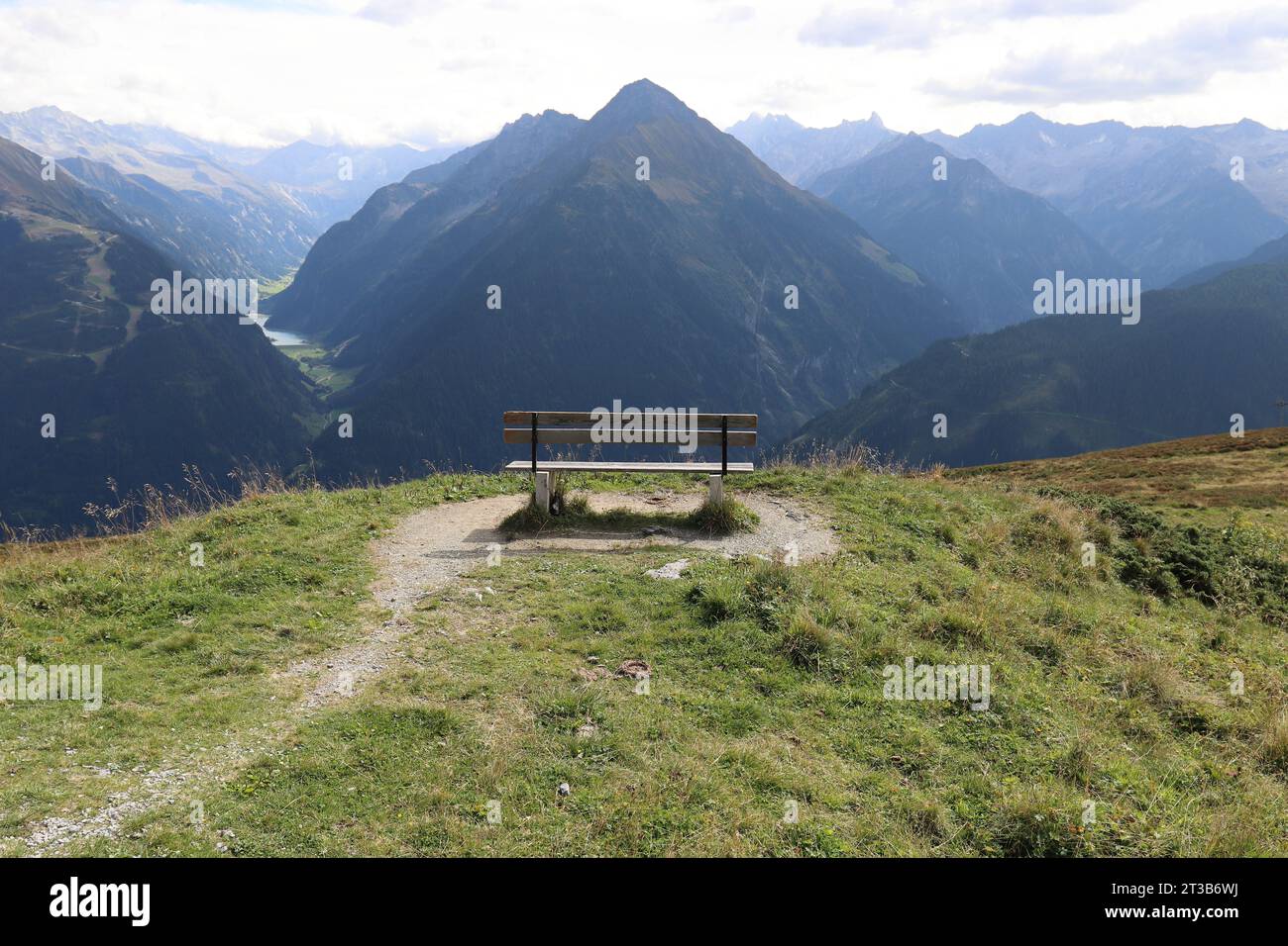 a beautiful resting place in the mountains in front of a magnificent backdrop and with a view of the stillup reservoir Stock Photo