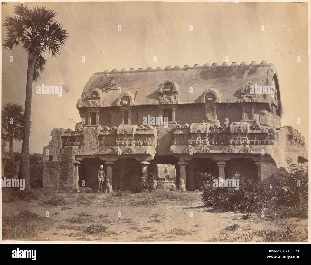 Stone ratha [i.e. Bhima Ratha] at Mahavellipooram Stock Photo - Alamy