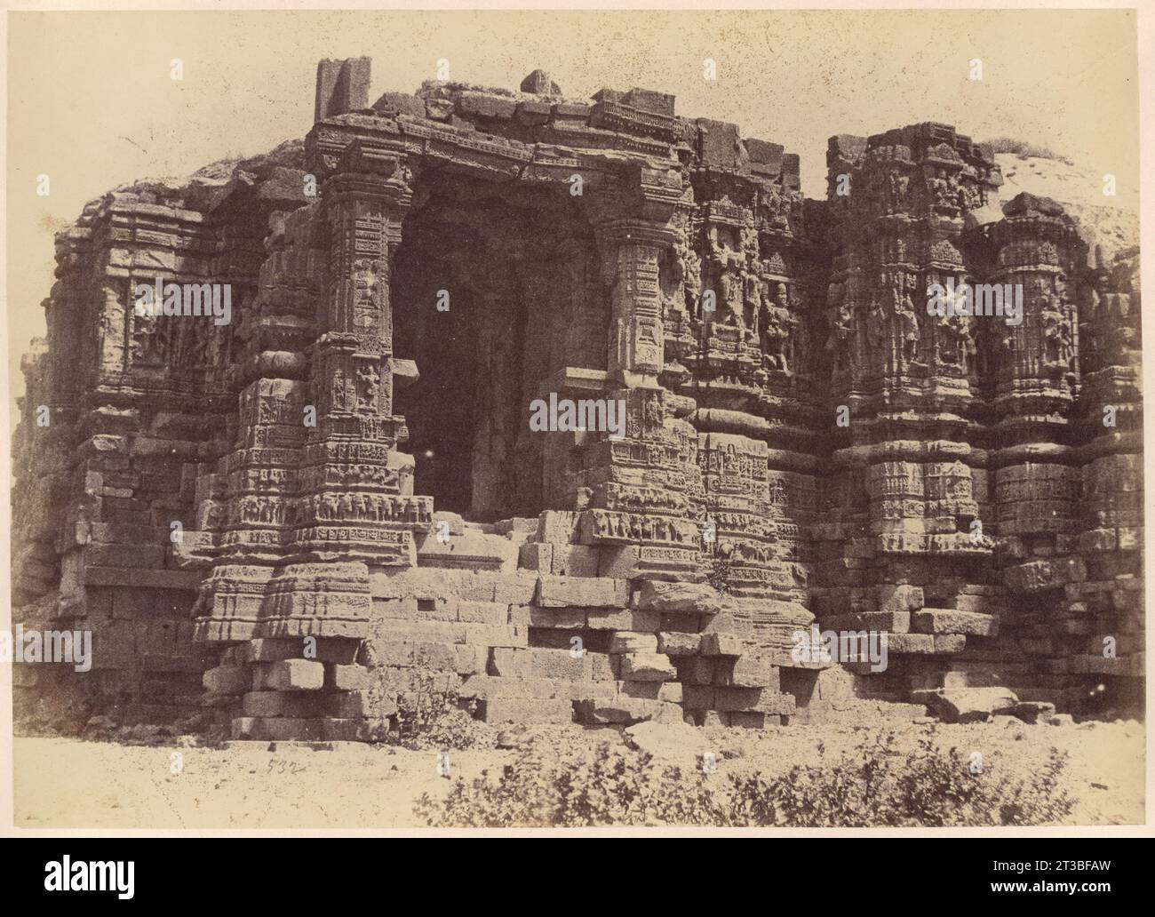 Ruins of Somnath Temple, Prabhas Patan, India Stock Photo - Alamy