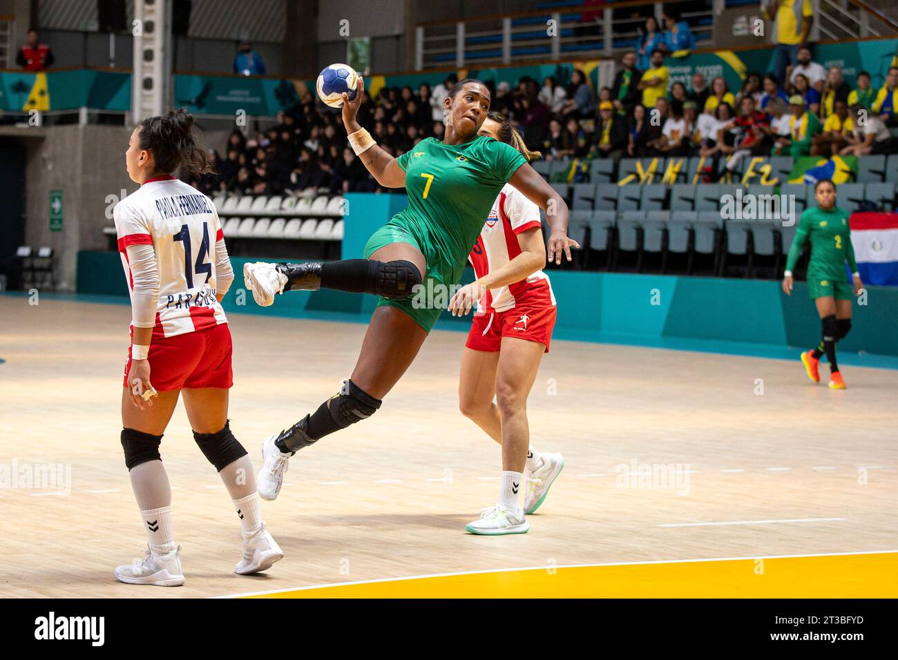 VINÃ DEL MAR, CH - 24.10.2023: JOGOS PANAMERICANOS SANTIAGO 2023 - Brazil's  27-15 victory over the Paraguay team in the first round of Women's Handball  during the Santiago 2023 Pan American Games