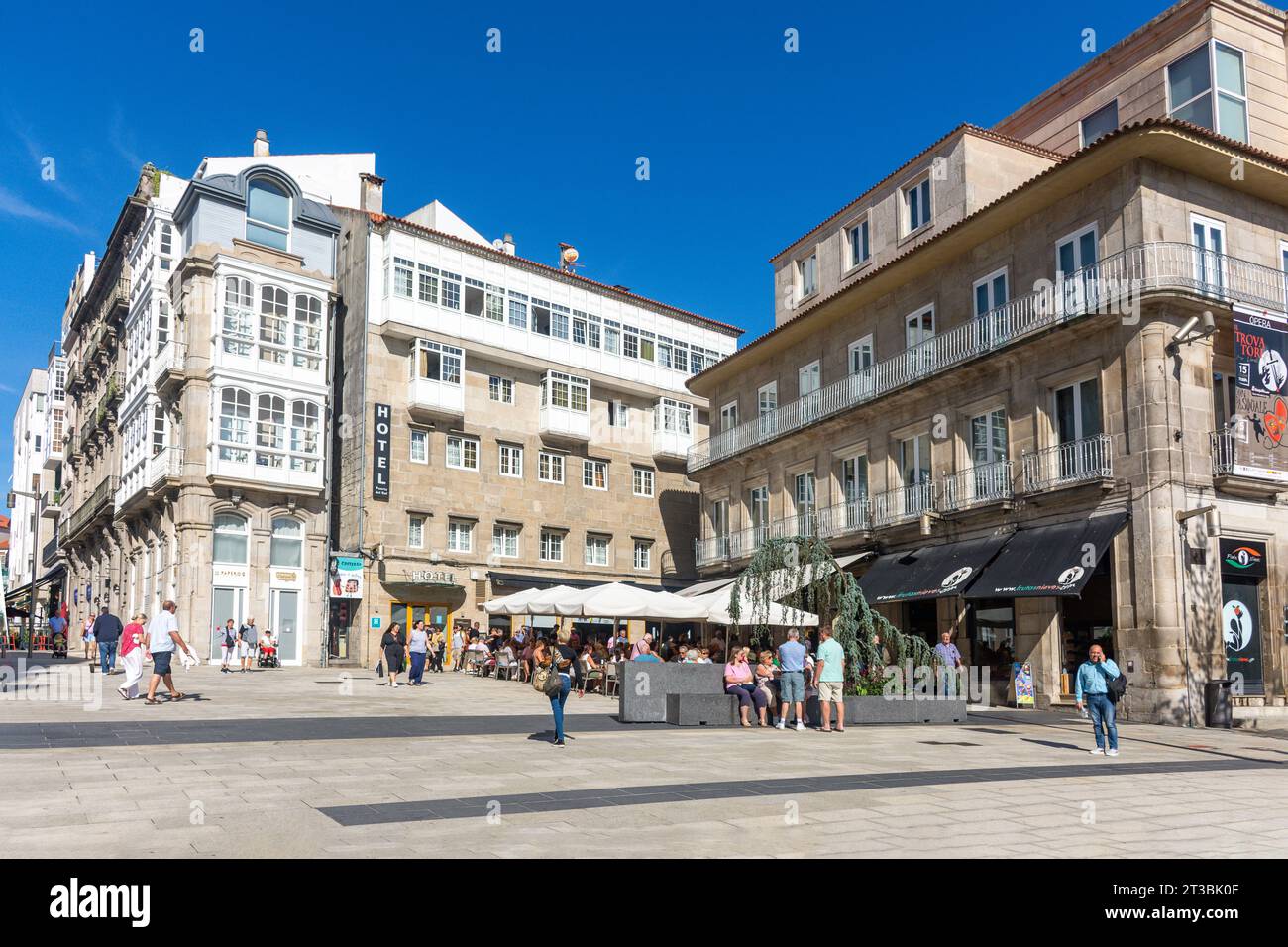 Outdoor restaurant, Praza Porta do Sol, Old Town, Vigo, Province of Pontevedra, Galicia, Kingdom of Spain Stock Photo