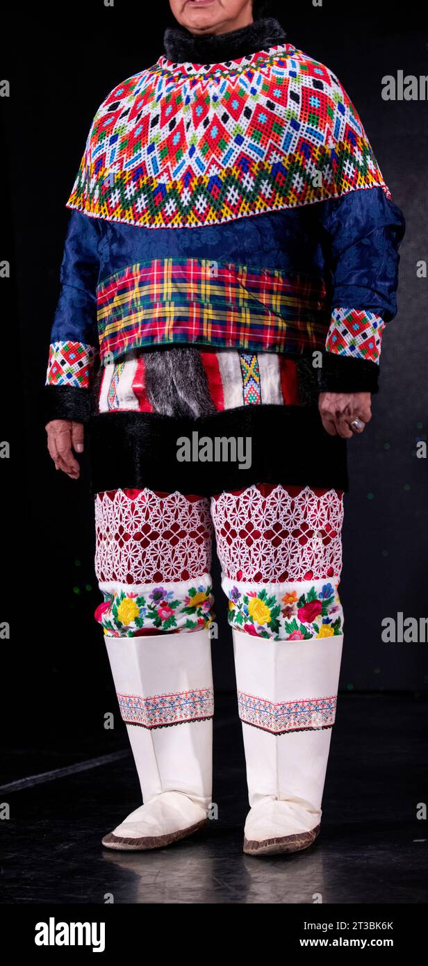 Traditional dress beadwork hi-res stock photography and images - Alamy