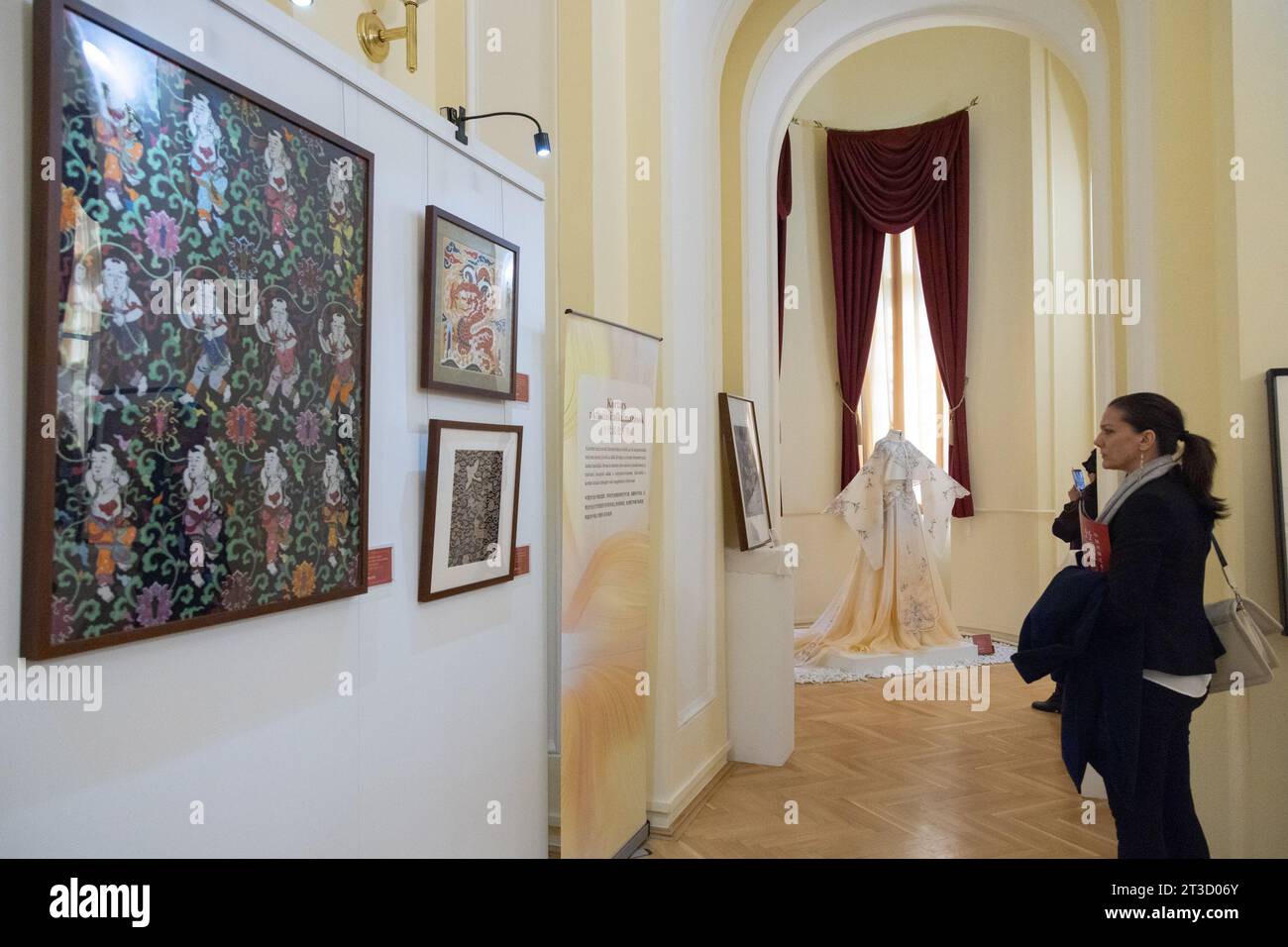 Budapest, Hungary. 24th Oct, 2023. A woman visits the "Wonderful Silk