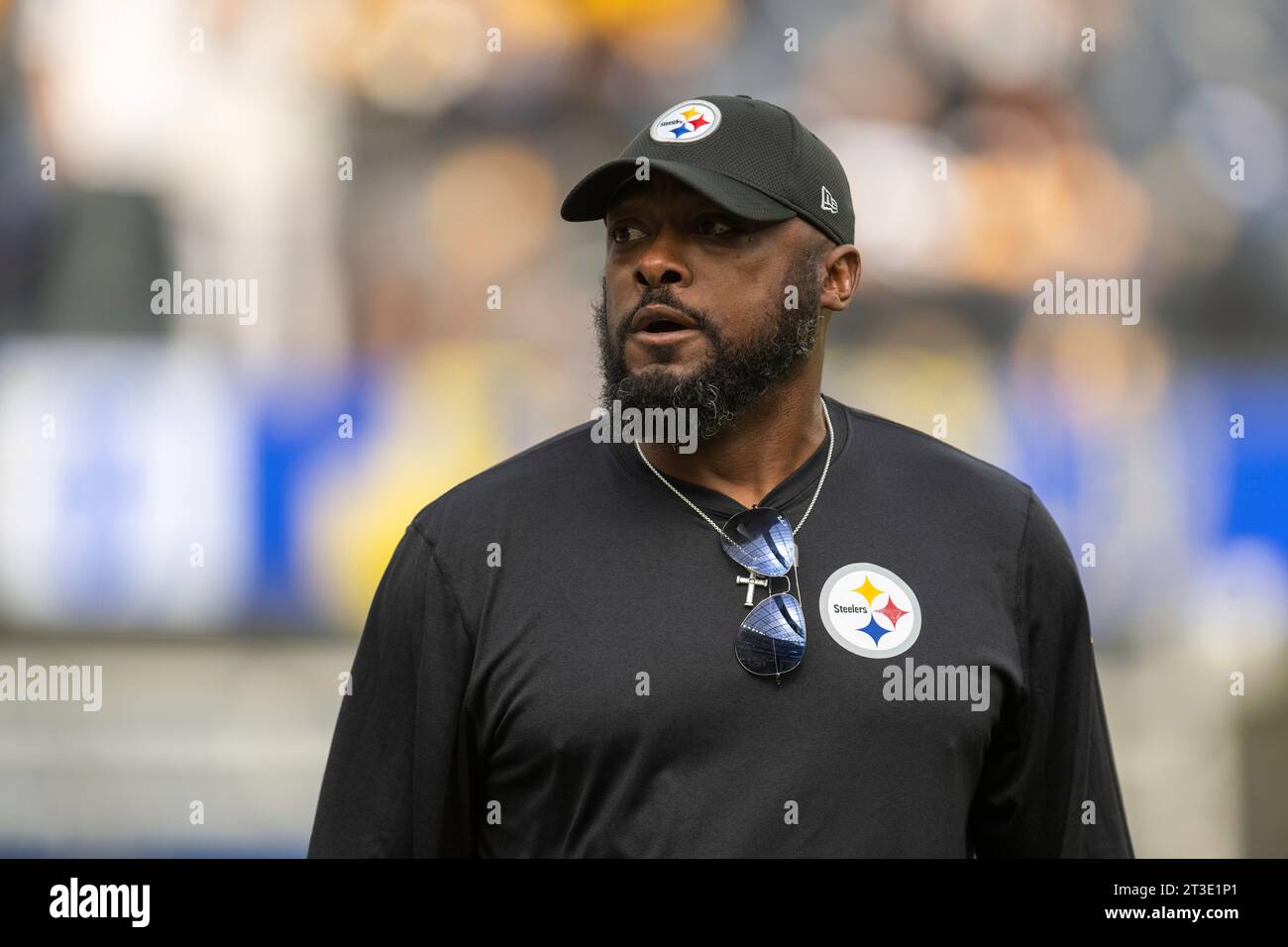 Pittsburgh Steelers head coach Mike Tomlin before an NFL football game