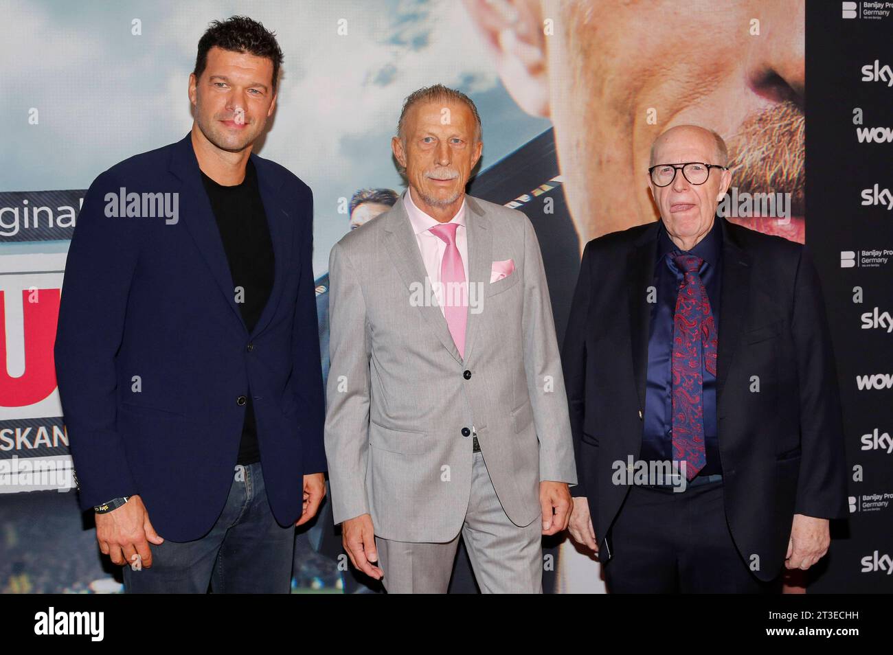Michael Ballack, Christoph Daum und Reiner Calmund bei der Premiere des ...