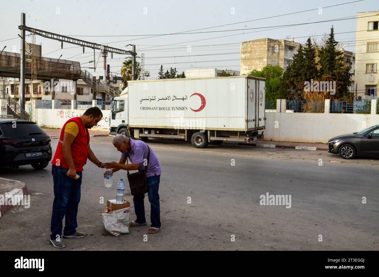 October 24, 2023: Tunis, Tunisia. 24 October 2023. A Tunisian Red Crescent truck outside the organisation headquarters in Tunis. Supplies of humanitarian aid for Gaza are being prepared by the organisation in its headquarters in Tunis. The humanitarian situation has constantly deteriorated in Gaza since Israeli forces began bombarding the Palestinian enclave after Hamas operation in Israel on October 7th (Credit Image: © Hasan Mrad/IMAGESLIVE via ZUMA Press Wire) EDITORIAL USAGE ONLY! Not for Commercial USAGE! Stock Photo