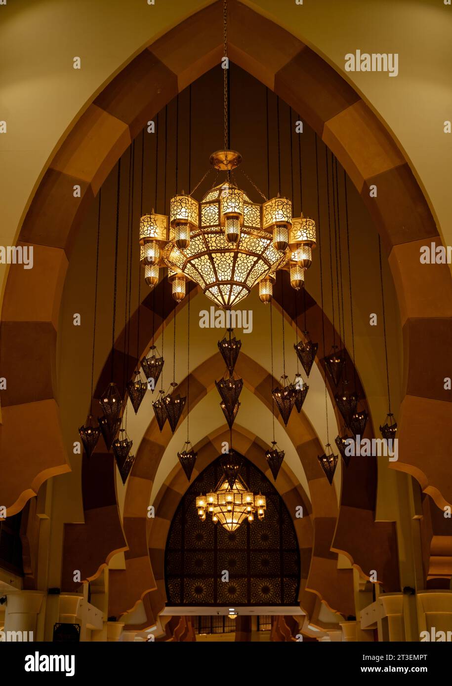 Pearl Qatar, Doha 10/10/23 A variety of Arabic chandeliers and lamps