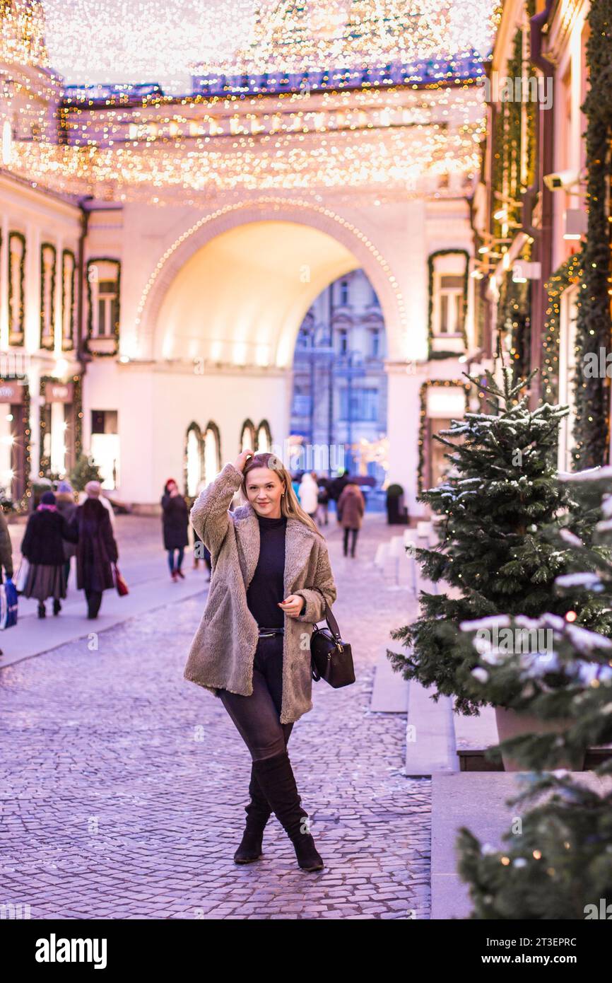Woman walks christmas market hi-res stock photography and images - Alamy