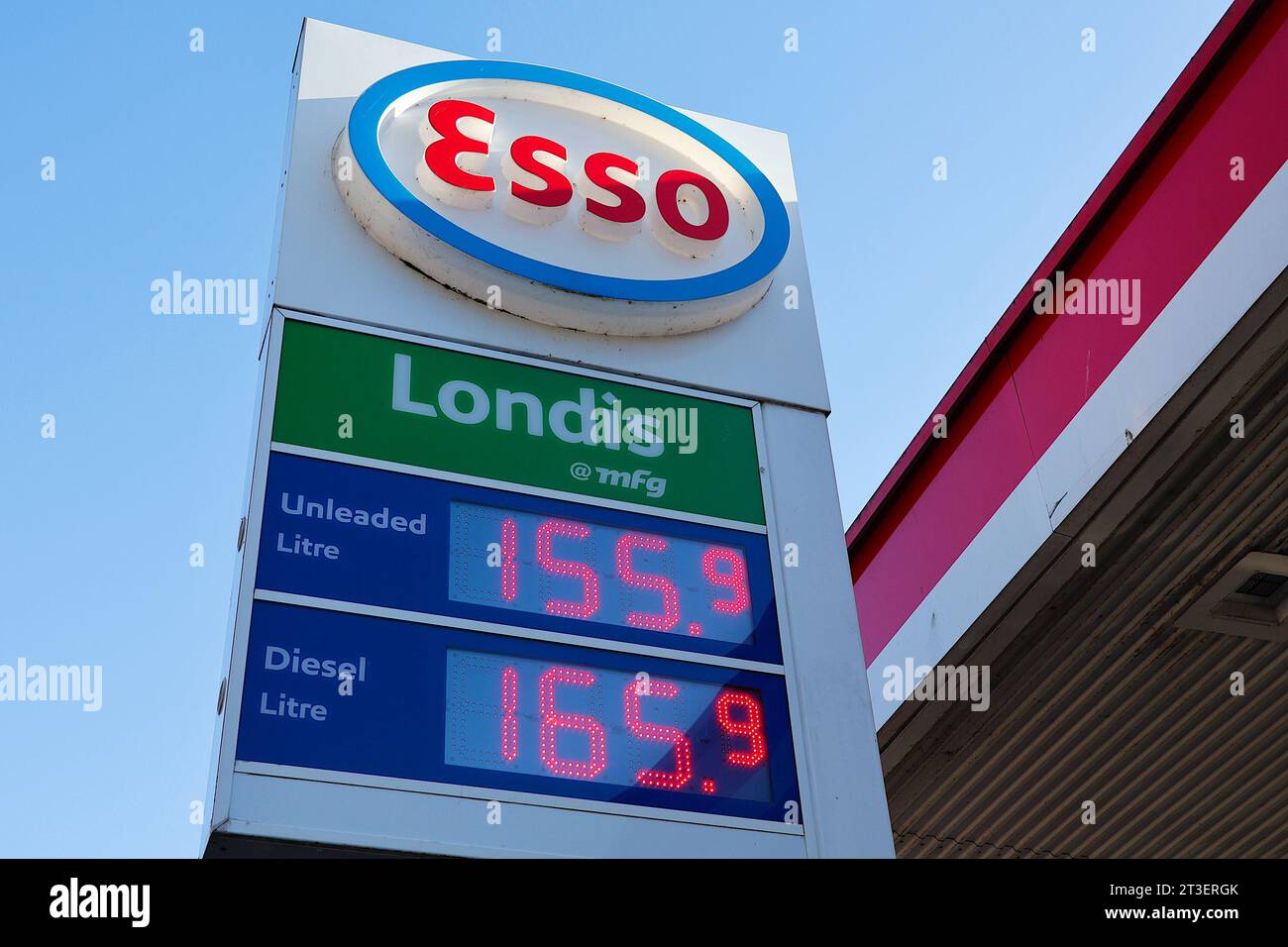 New Romney, Kent, UK. 25 October, 2023. Fuel prices have been slowly creeping up in recent weeks. An Esso petrol station forecourt on the high street of New Romney. Photo Credit: News PAL /Alamy Live News Stock Photo