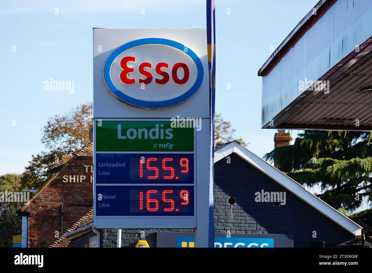 New Romney, Kent, UK. 25 October, 2023. Fuel prices have been slowly creeping up in recent weeks. An Esso petrol station forecourt on the high street of New Romney. Photo Credit: News PAL /Alamy Live News Stock Photo