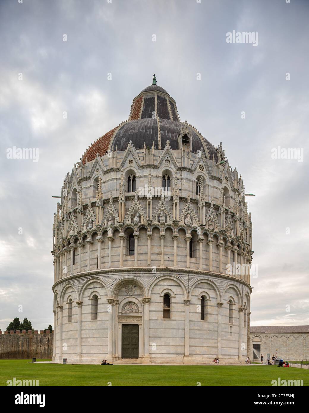 The Baptisterium on the Piazza dei Miracoli in Pisa, Italy Stock Photo