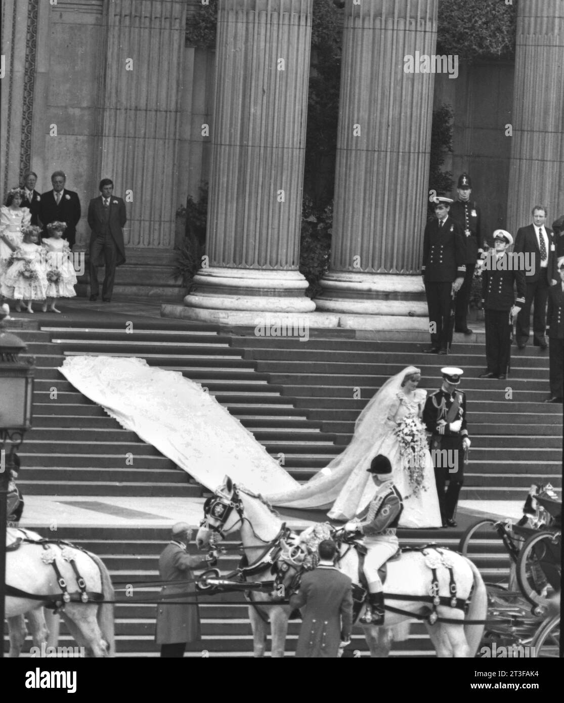 1980s Wedding Dress Uk Hi res Stock Photography And Images Alamy 1980s-wedding-dress-uk-hi-res-stock-photography-and-images-alamy