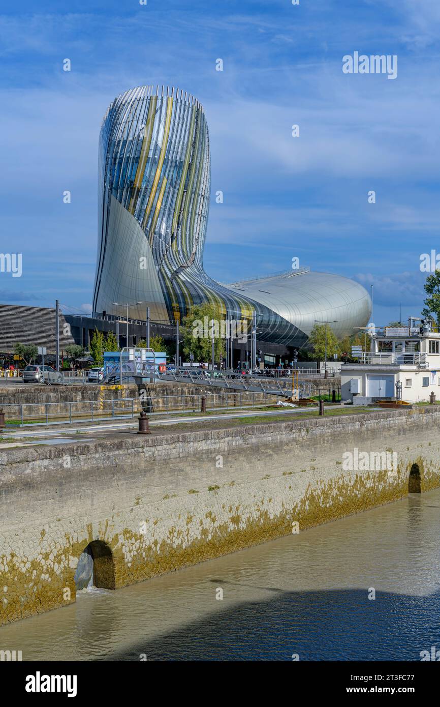 The Cité du Vin is a museum dedicated to wine in Bordeaux. Wine-themed xhibitions, shows, films and seminars in Bordeaux, France. Opened May 2022. Stock Photo