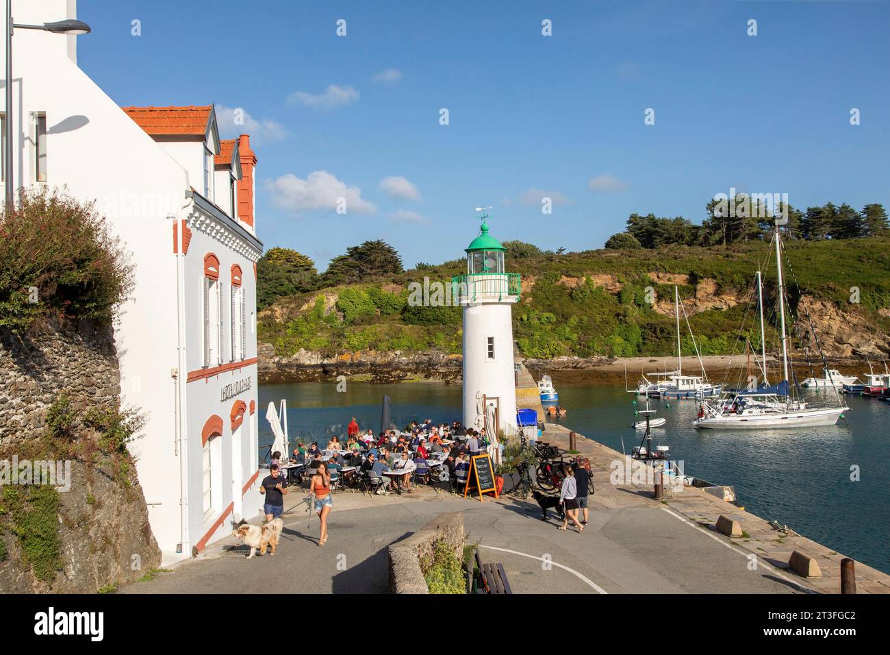 France, Morbihan, Belle-Ile-en-Mer, Sauzon harbour, lighthouse and Hotel du Phare Stock Photo