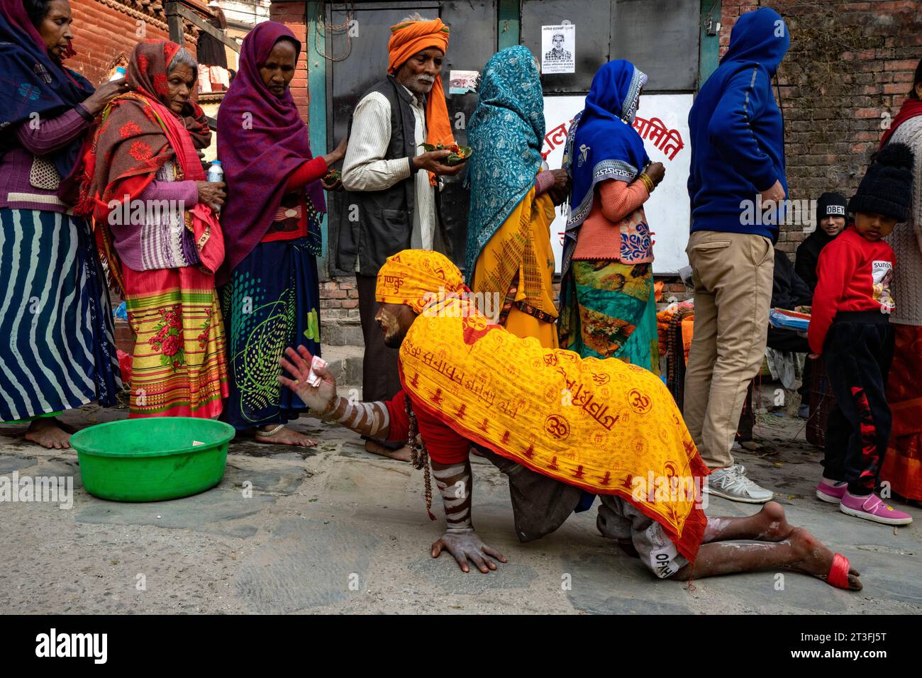 Nepal, Kathmandu, Hindu festival of Shivaratri in the Pashupatinath temple, disabled beggar Stock Photo