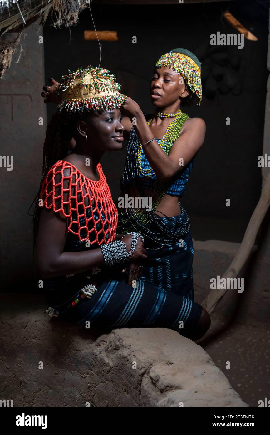 Senegal, Casamance, Ziguinchor district, women of the Diola ethnic group wearing traditional clothes Stock Photo