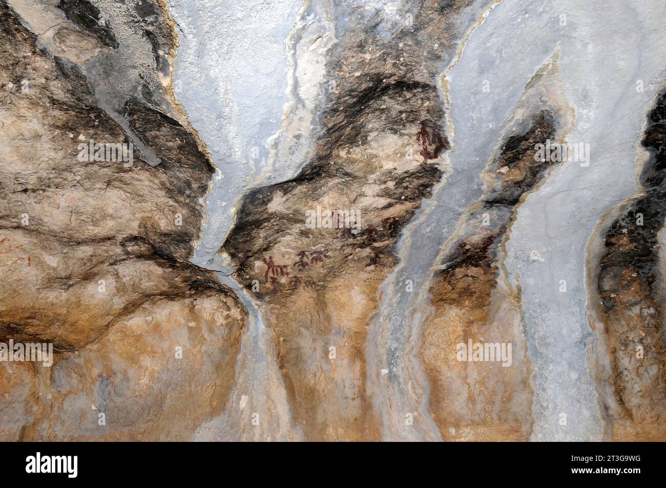 Tozal de Mallata, cave paintings. The precipitation of calcium carbonate is destroying the paintings. Asque, Colungo municipality, Sierra y Cañones de Stock Photo