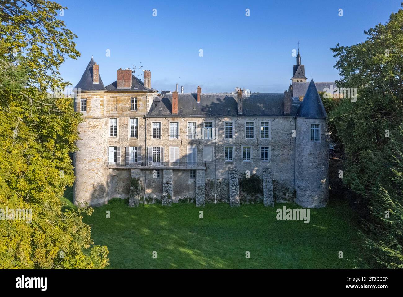France, Seine-et-Marne (77), Nangis, Château de la Motte-Beauvoir or Beauvais (aerial view) Stock Photo
