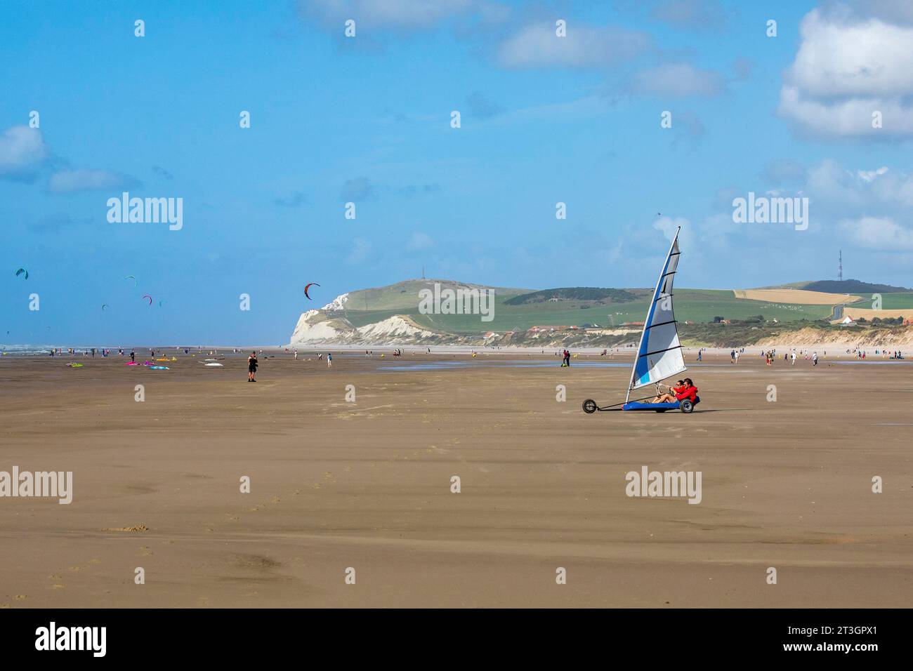 France, Pas de Calais, Wissant, yachting on the beach (cap blanc nez in background) Stock Photo