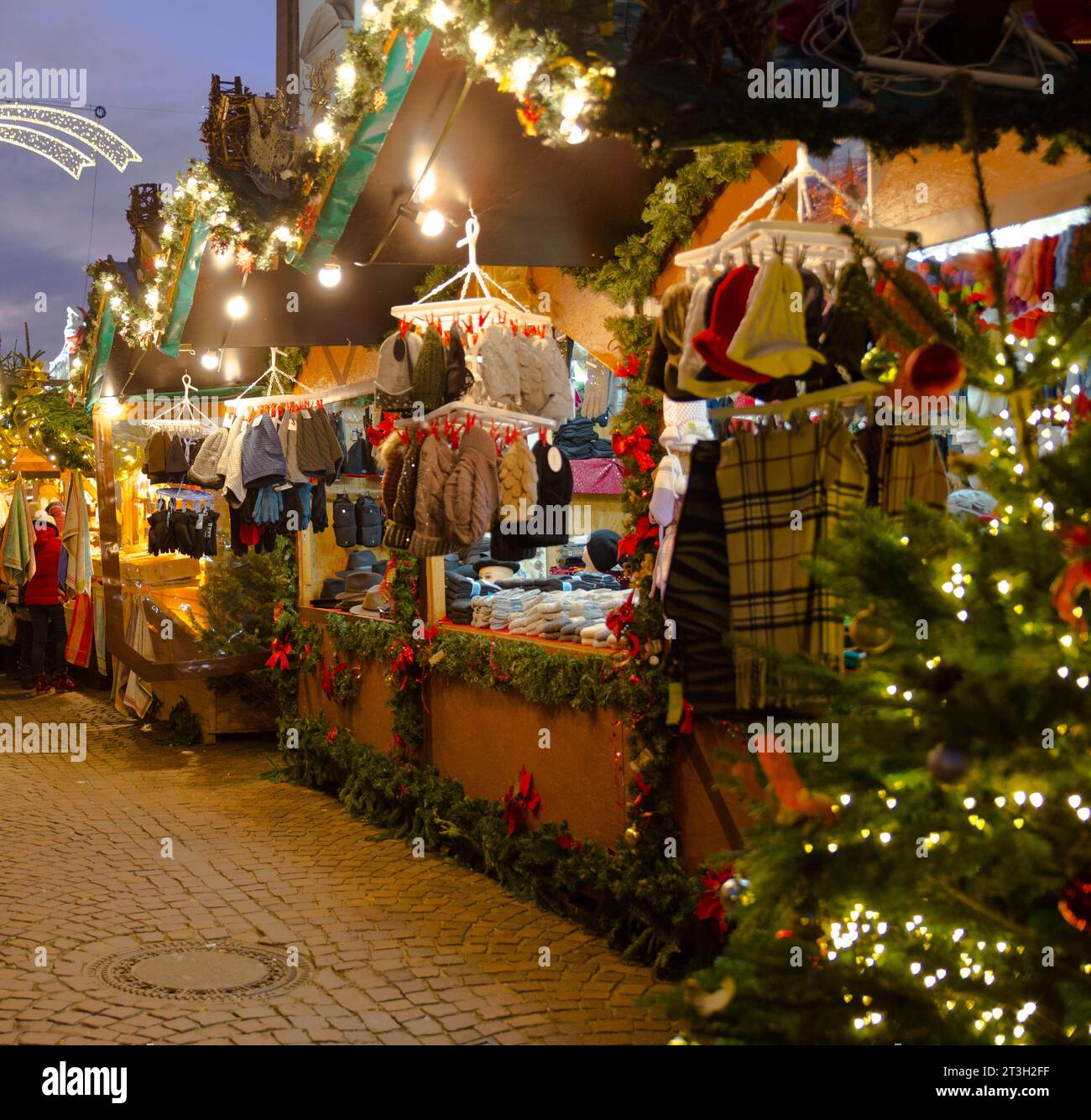 Yuletide christmas market stalls hi-res stock photography and images