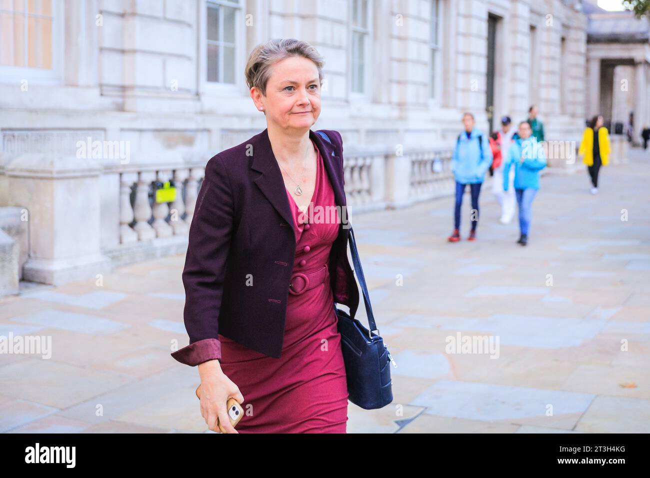 London, UK. 25th Oct, 2023. Yvette Cooper, Labour Party, Shadow Home Secretary, exits the Cabinet Office in the early evening today. Credit: Imageplotter/Alamy Live News Stock Photo