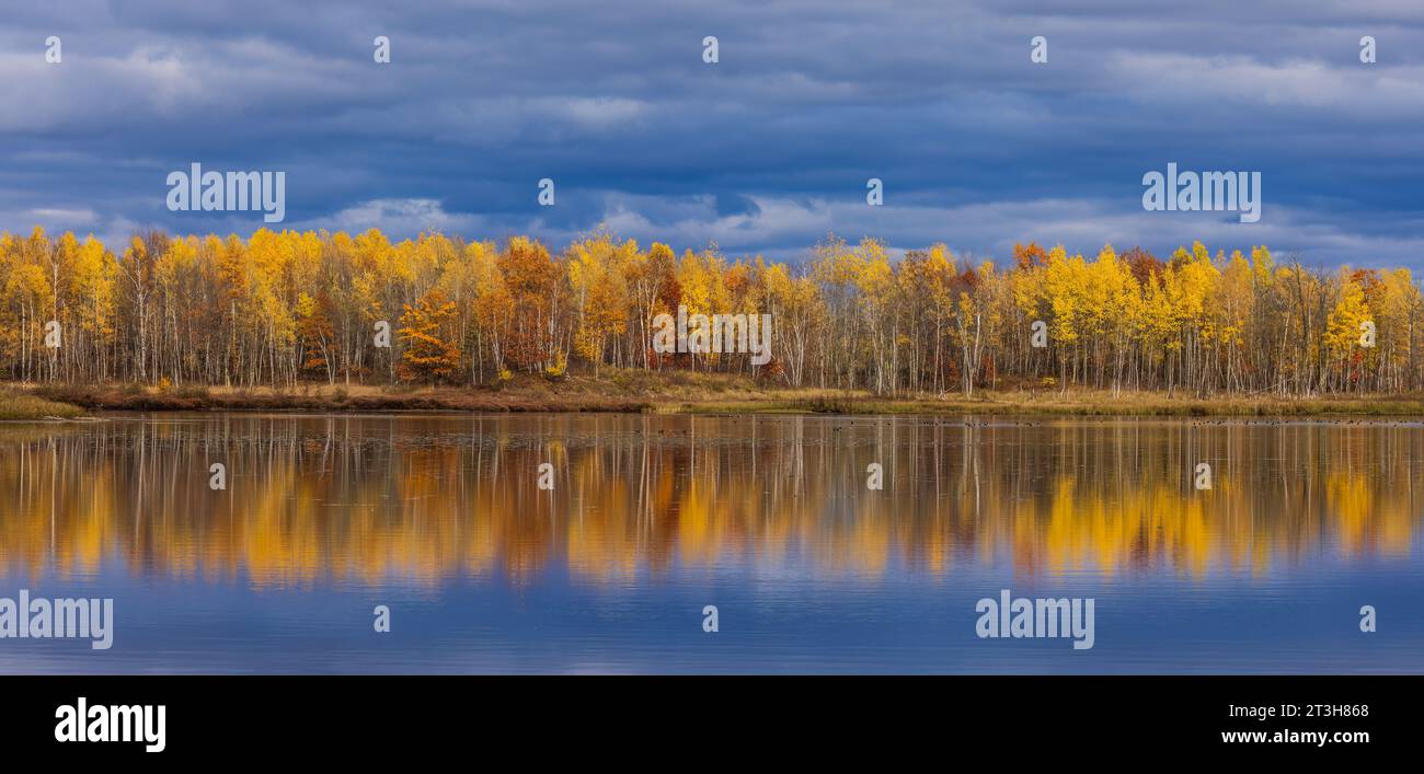 Pretty fall landscape hi-res stock photography and images - Alamy