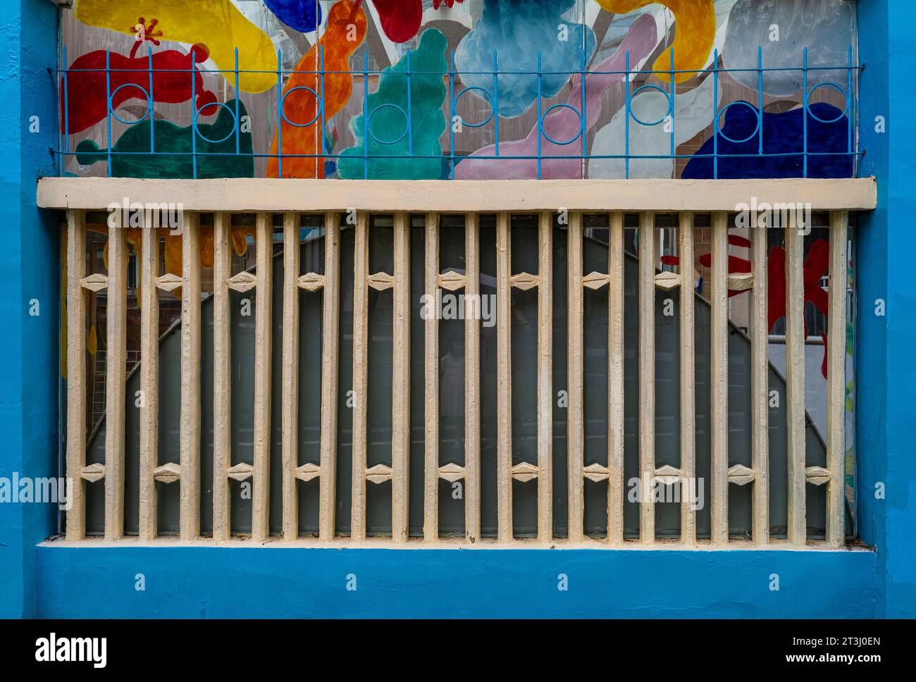  Color on the exterior wall of kindergarten Stock Photo - Alamy Illustration 
