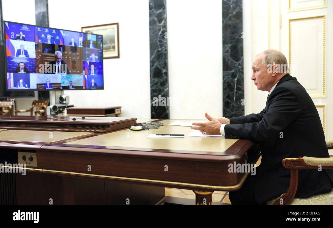 Moscow, Russia. 24 September, 2023. Russian President Vladimir Putin chairs a videoconference meeting with Government members from the Kremlin, October 25, 2023 in Moscow, Russia.  Credit: Gavriil Grigorov/Kremlin Pool/Alamy Live News Stock Photo