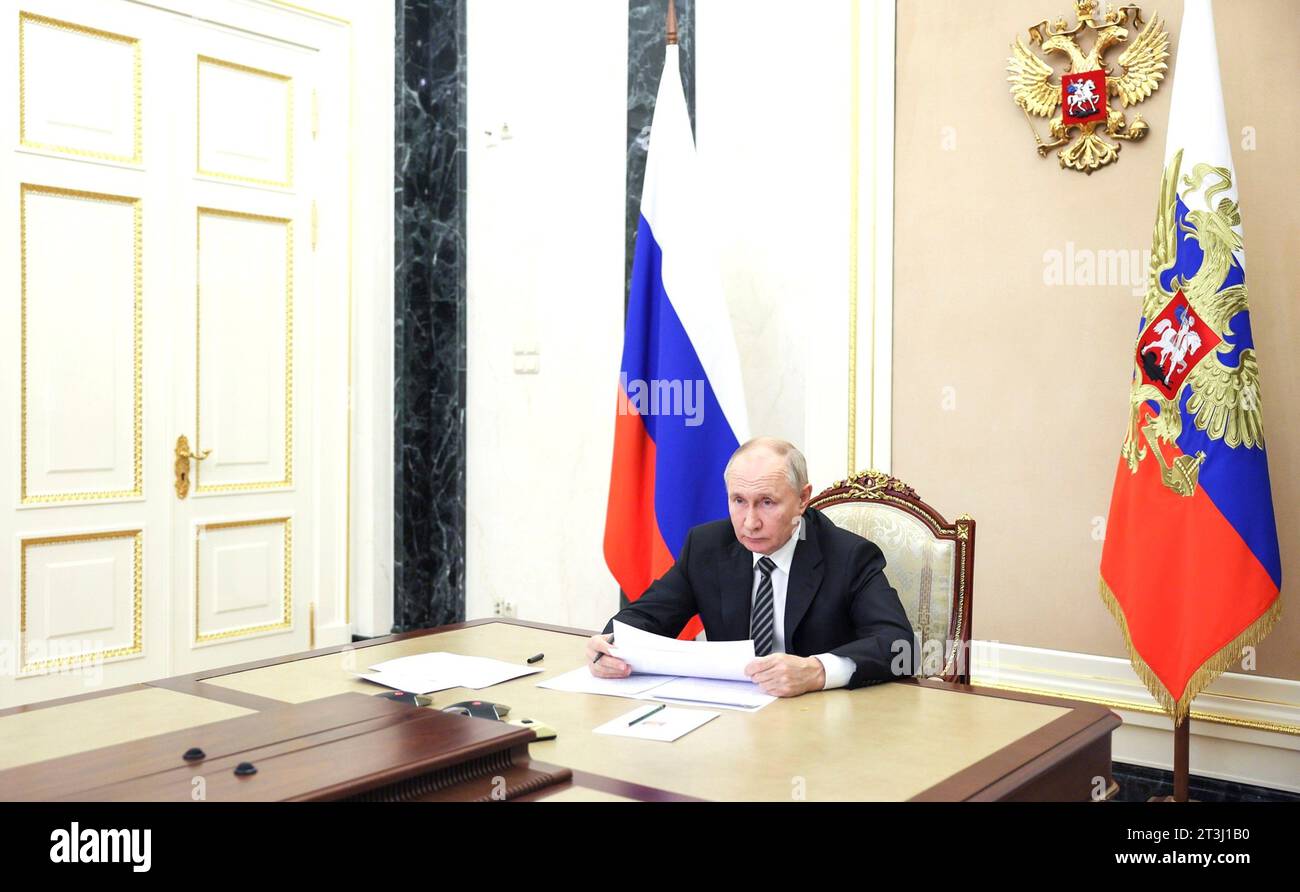 Moscow, Russia. 25 October, 2023. Russian President Vladimir Putin chairs a videoconference meeting with Government members from the Kremlin, October 25, 2023 in Moscow, Russia.  Credit: Gavriil Grigorov/Kremlin Pool/Alamy Live News Stock Photo