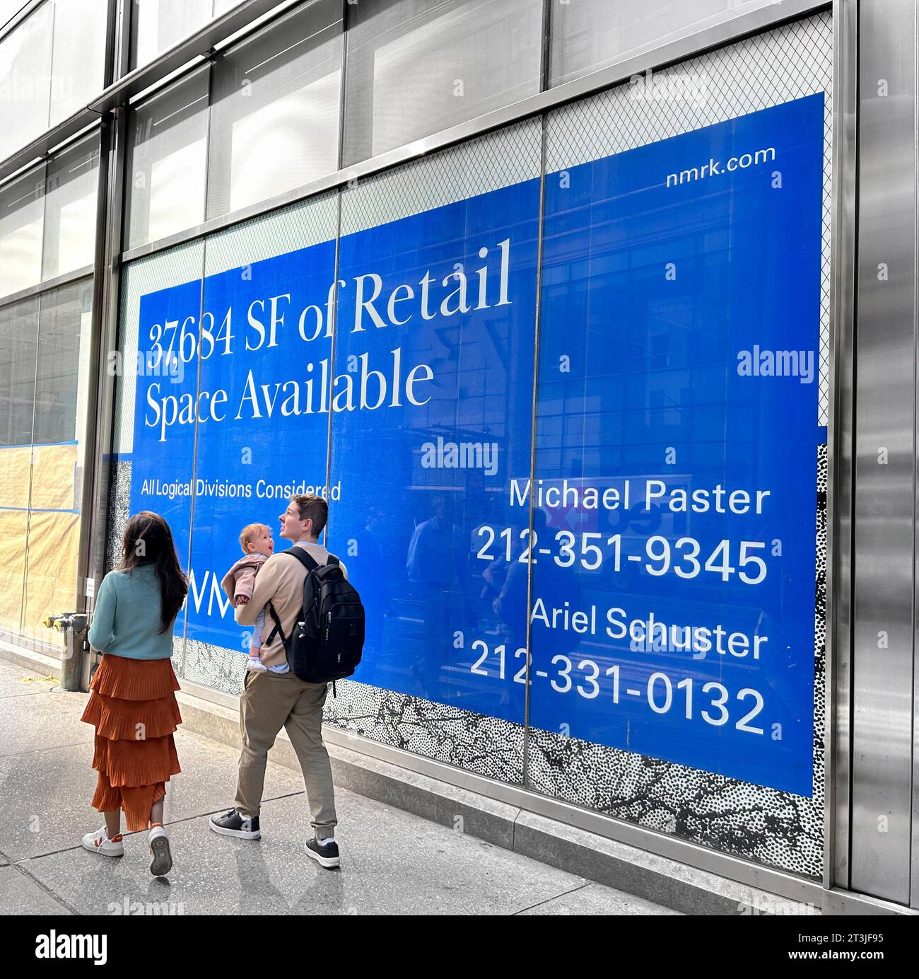 Commercial space rent hi-res stock photography and images - Alamy