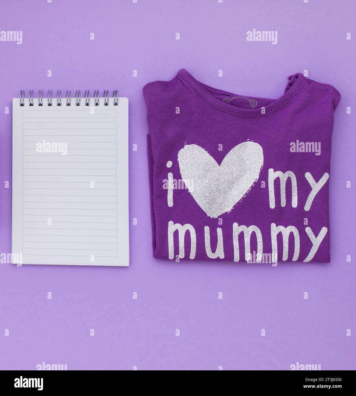 I love my mummy inscription t shirt with notepad Stock Photo