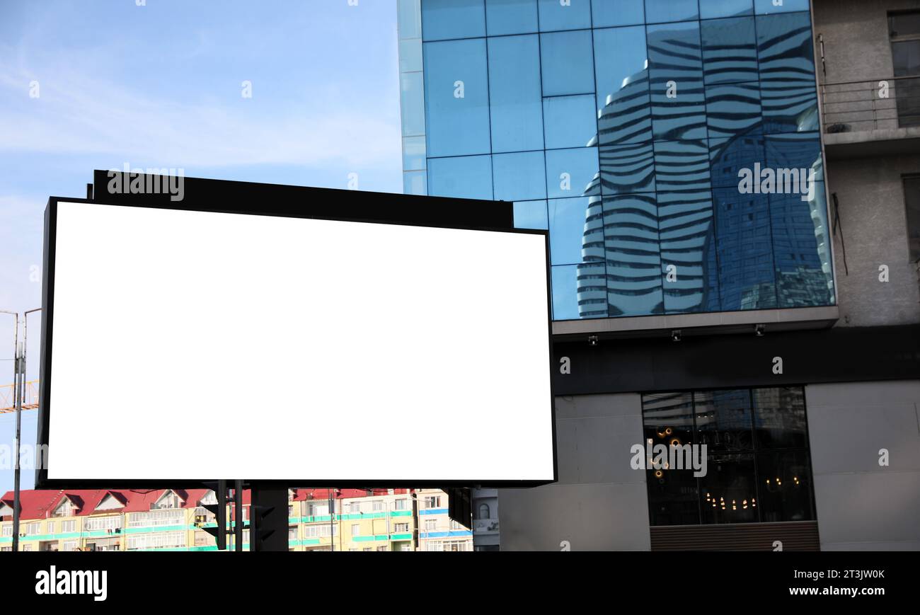 Empty signboard in city. Mock-up for design Stock Photo - Alamy