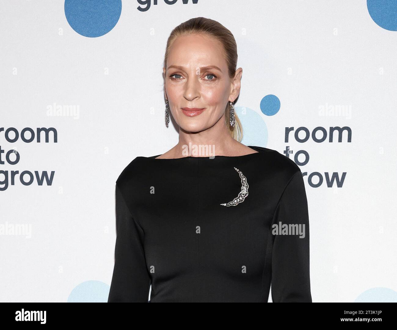 Uma Thurman attends the Room to Grow 25th anniversary gala at the